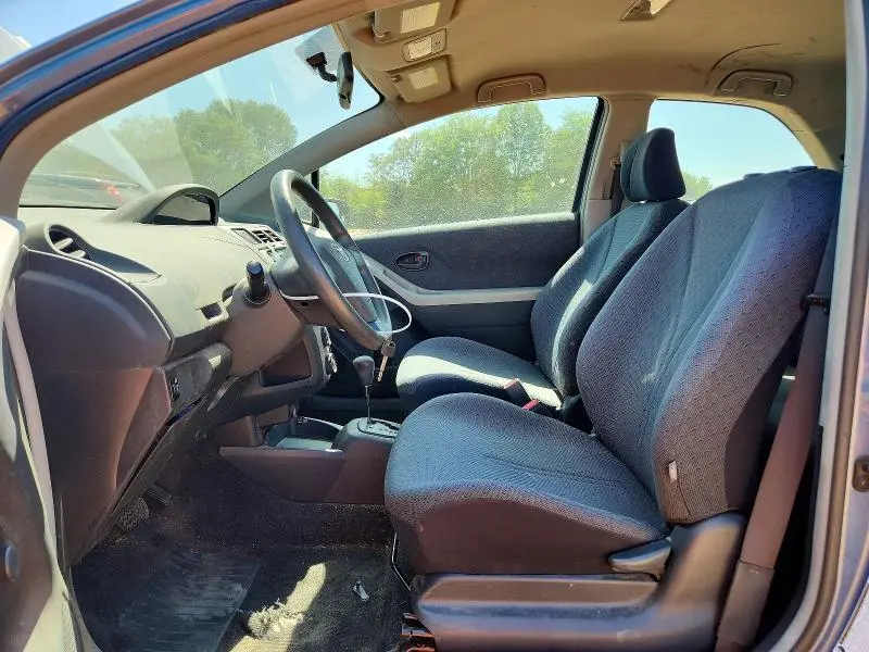 2010 TOYOTA YARIS BASE  