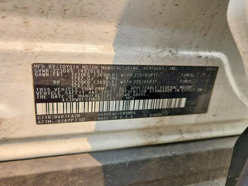 2021 TOYOTA RAV4 XLE  
