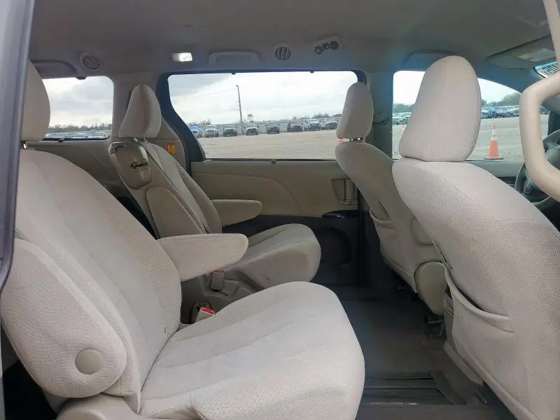 2012 TOYOTA SIENNA LE  