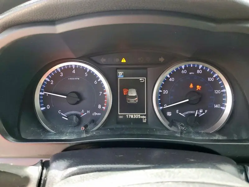 2017 TOYOTA HIGHLANDER LE  