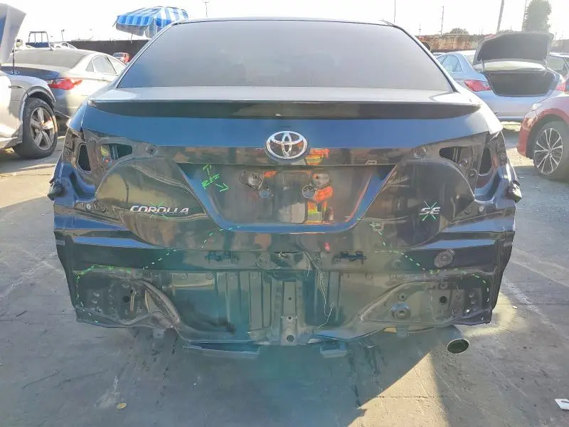 2018 TOYOTA COROLLA SE  