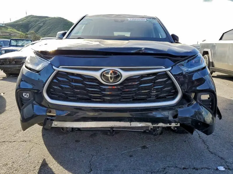 2021 TOYOTA HIGHLANDER L  