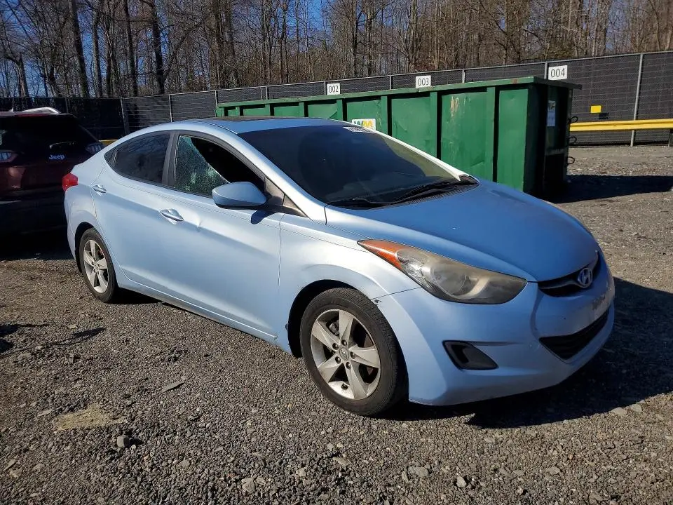 2011 HYUNDAI ELENTRA   
