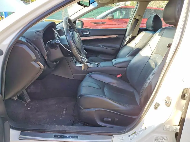 2015 INFINITI Q40 BASE  