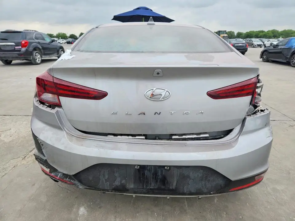 2020 HYUNDAI ELANTRA SEL  