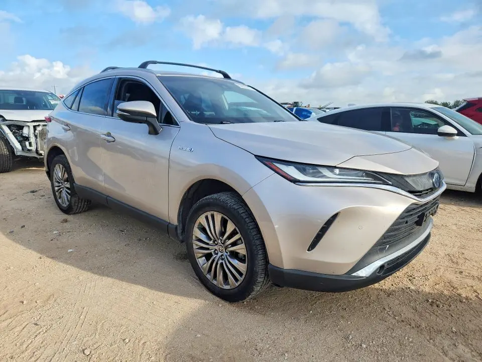 2021 TOYOTA VENZA XLE  