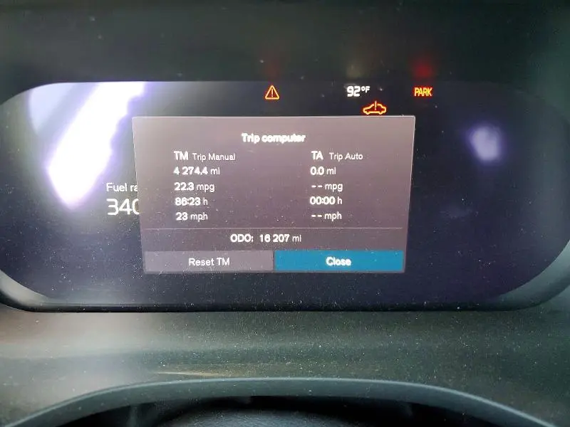 2022 VOLVO XC60 B5 R-DESIGN  