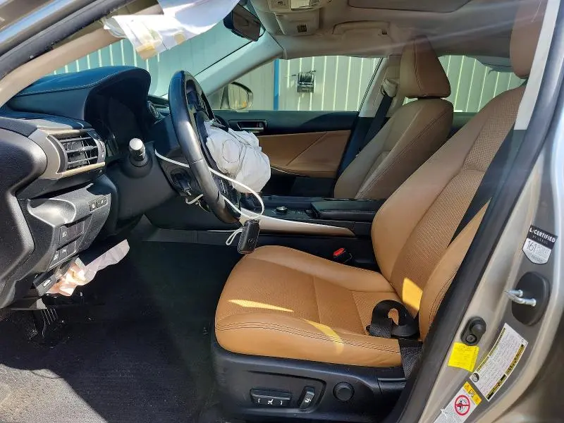 2017 LEXUS IS 200T  