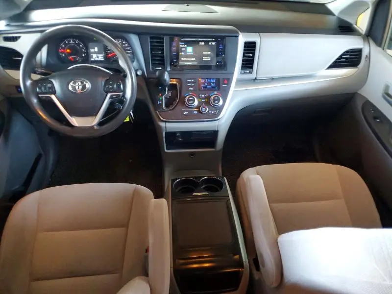 2016 TOYOTA SIENNA LE  