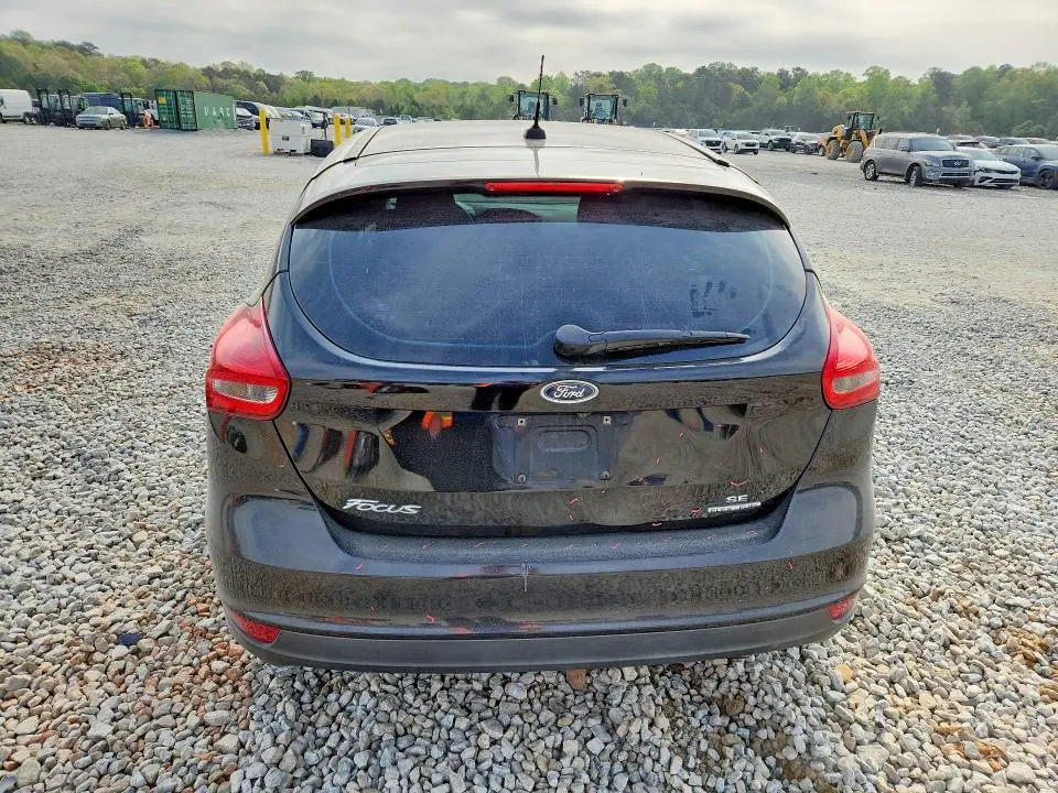 2016 FORD FOCUS SE  