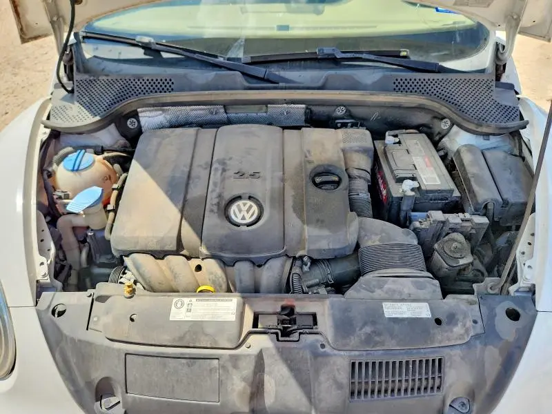2013 VOLKSWAGEN BEETLE   
