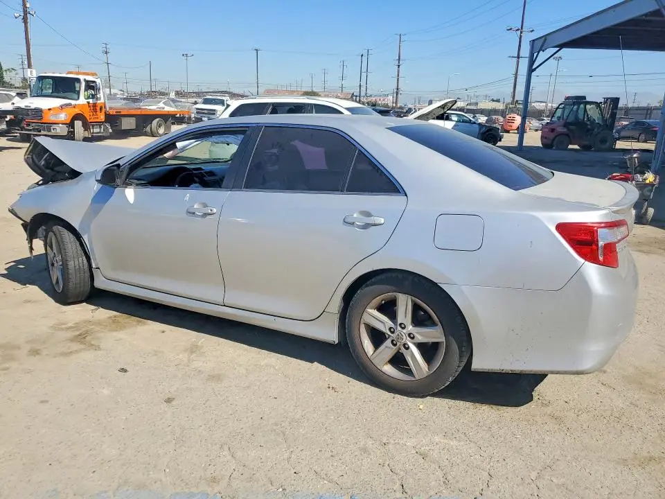 2012 TOYOTA CAMRY SE  