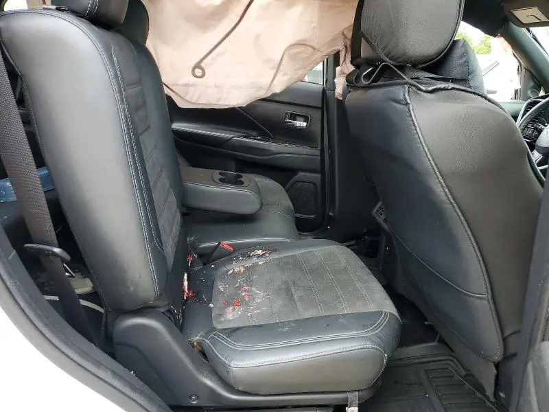 2019 MITSUBISHI OUTLANDER SE  
