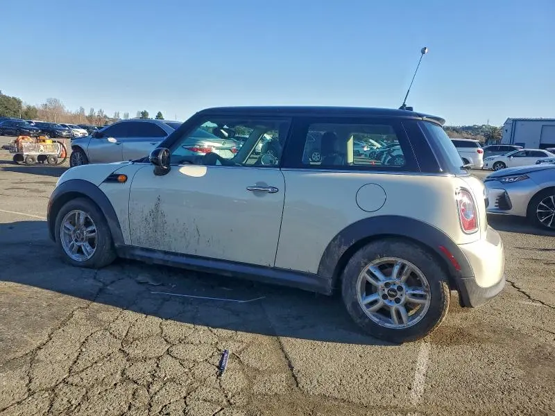 2013 MINI COOPER   