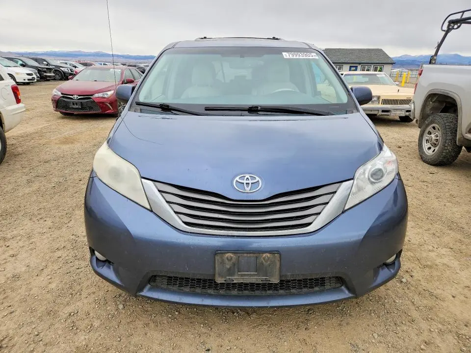 2014 TOYOTA SIENNA XLE 7-PASSENGER  
