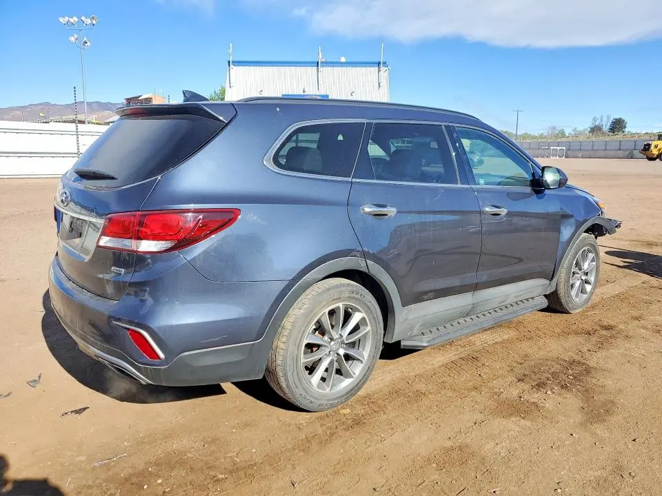 2018 HYUNDAI SANTA FE SE  