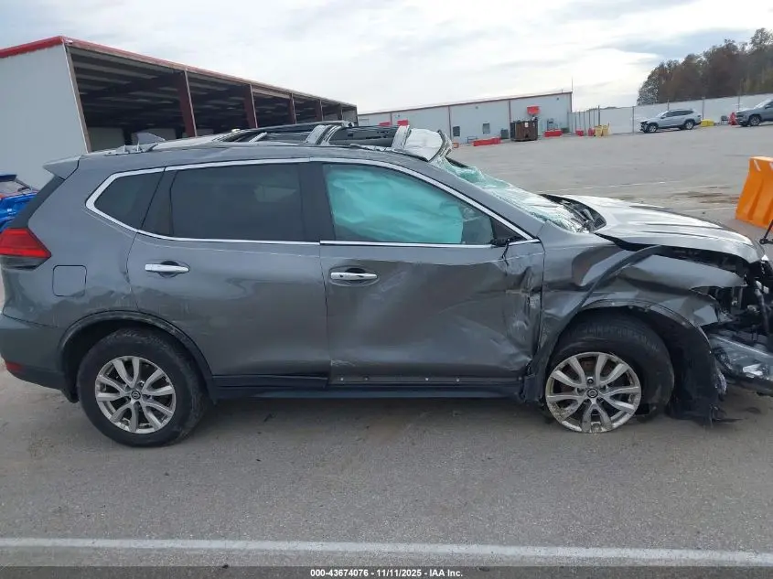 2017 NISSAN ROGUE SV