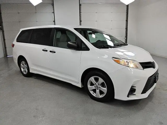 2020 TOYOTA SIENNA L  