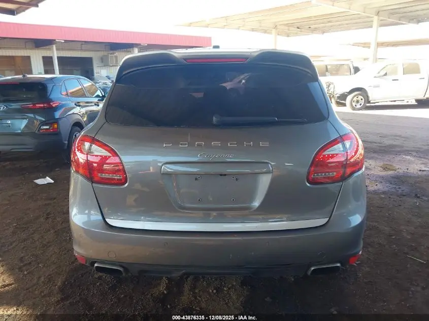 2014 PORSCHE CAYENNE PLATINUM EDITION