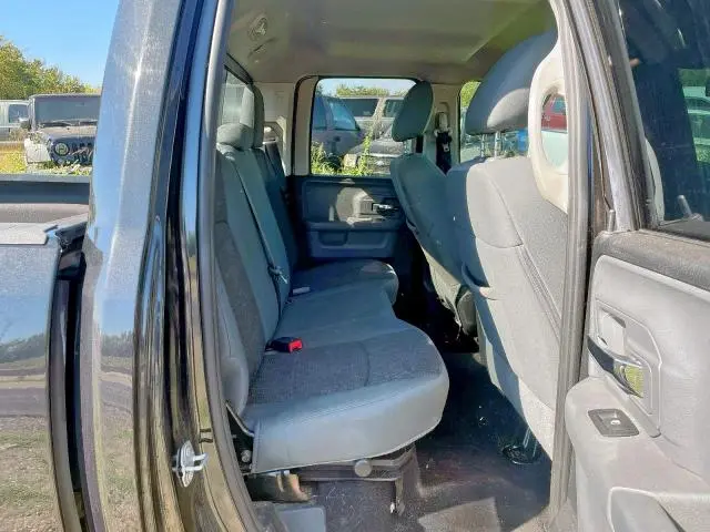 2018 RAM 1500 SLT