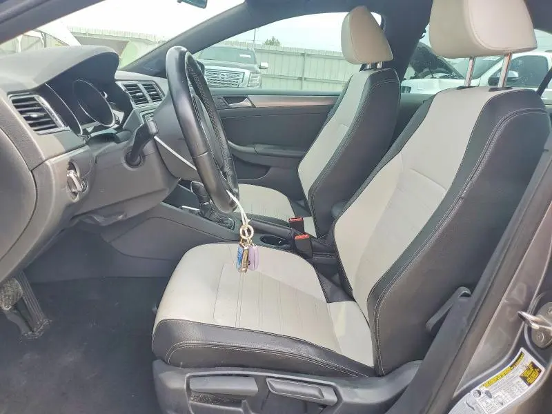 2016 VOLKSWAGEN JETTA SPORT  