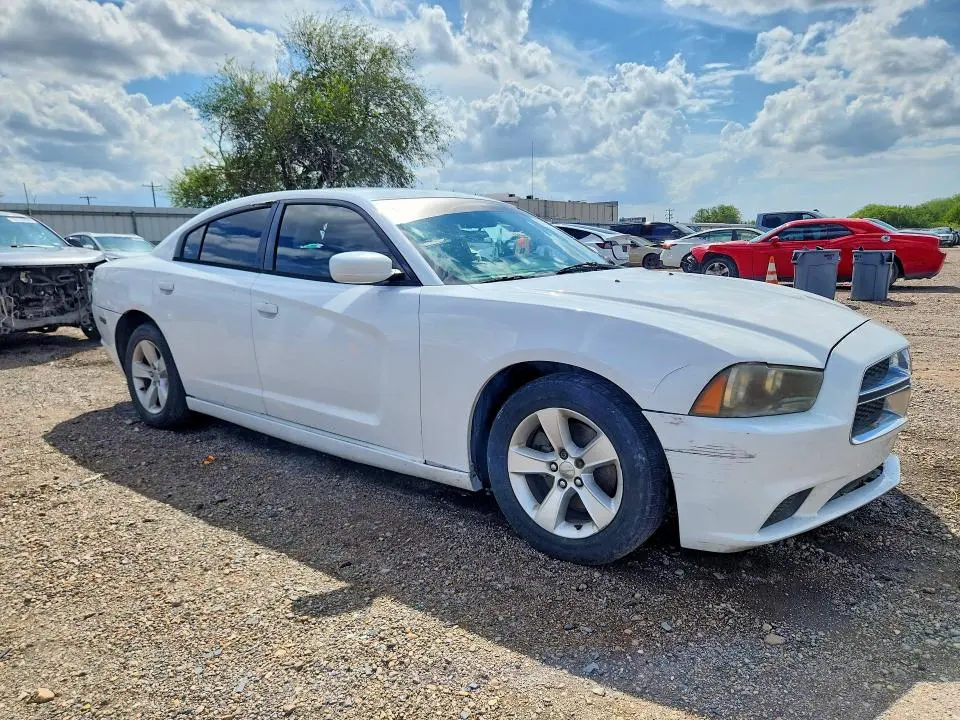 2014 DODGE CHARGER SE  