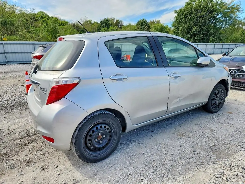 2013 TOYOTA YARIS 5-DOOR LE  