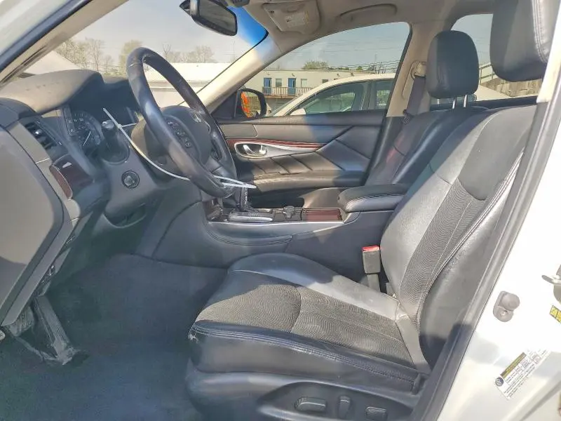 2015 INFINITI Q70L 3.7  
