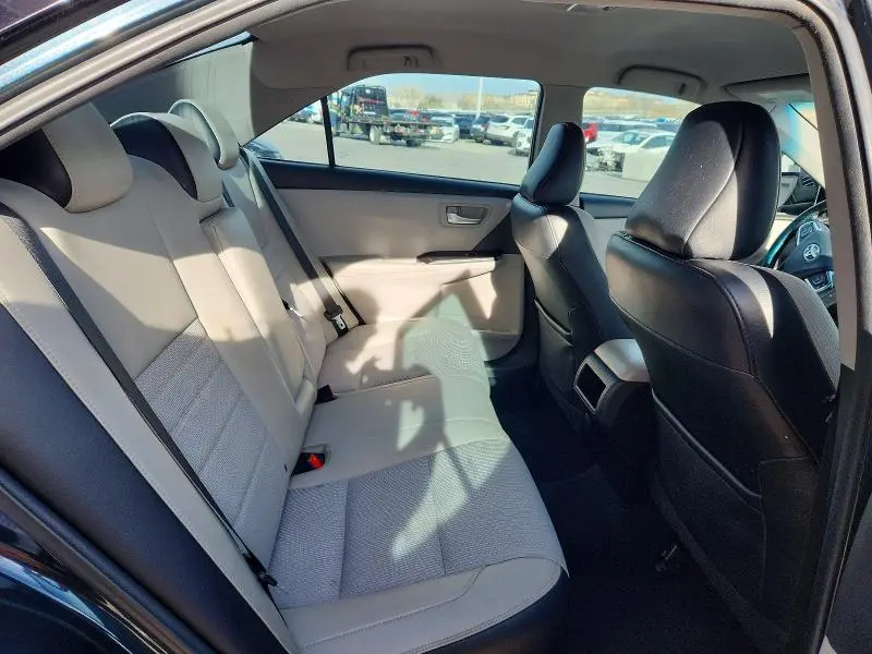 2016 TOYOTA CAMRY SE  