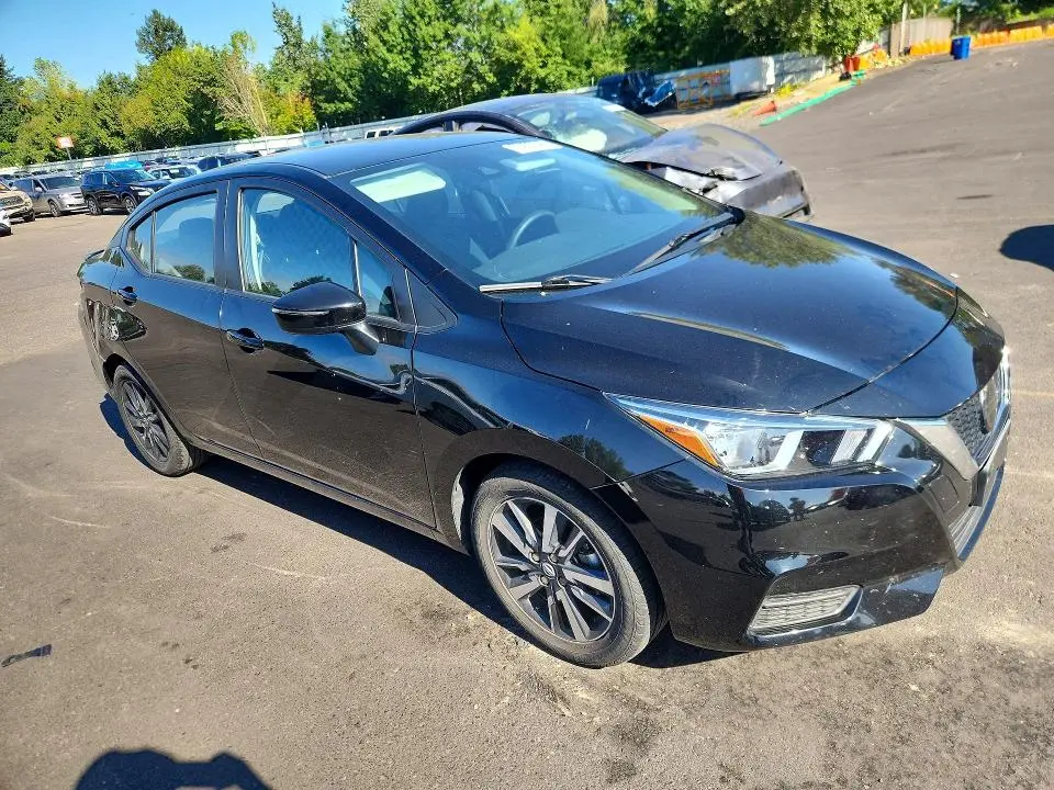 2021 NISSAN VERSA SV  