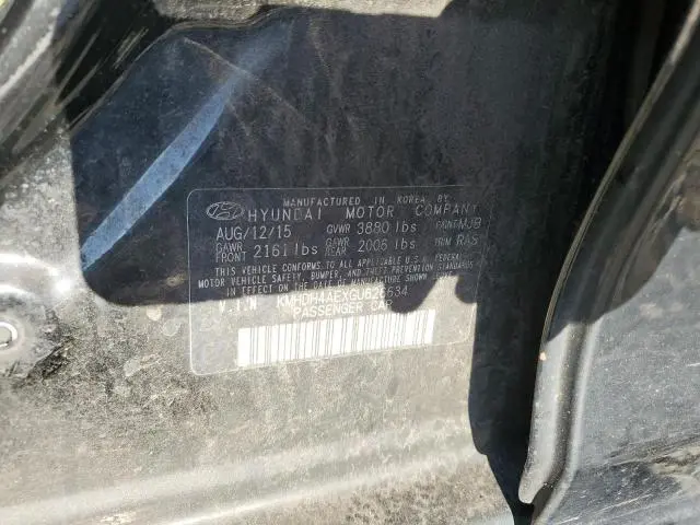 2016 HYUNDAI ELANTRA SE  