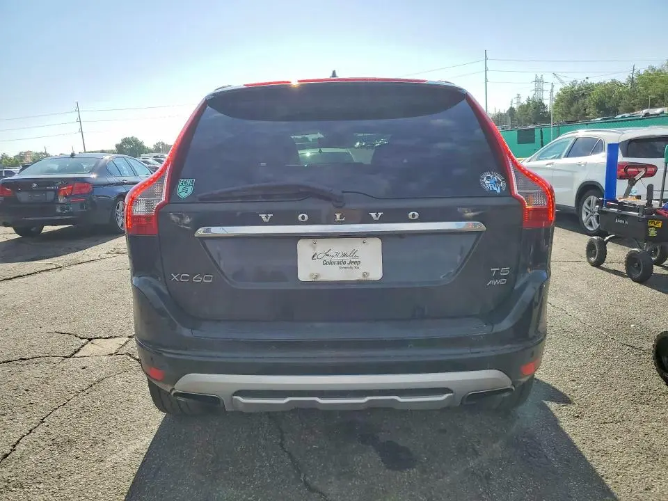 2017 VOLVO XC60 T5 DYNAMIC  