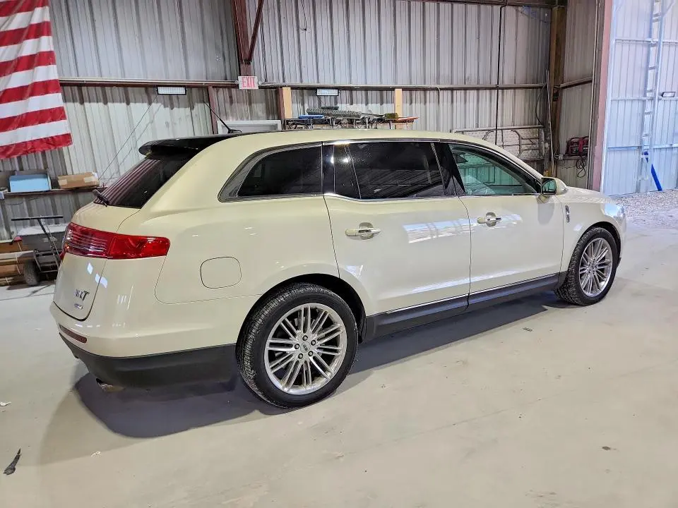 2015 LINCOLN MKT   