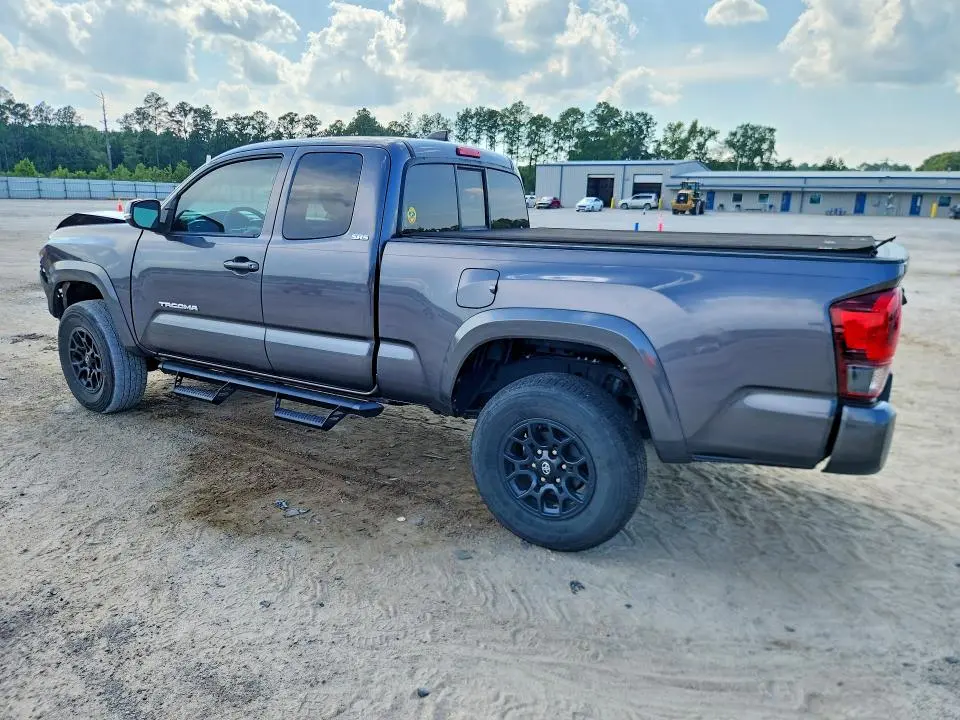 2022 TOYOTA TACOMA SR5 V6  