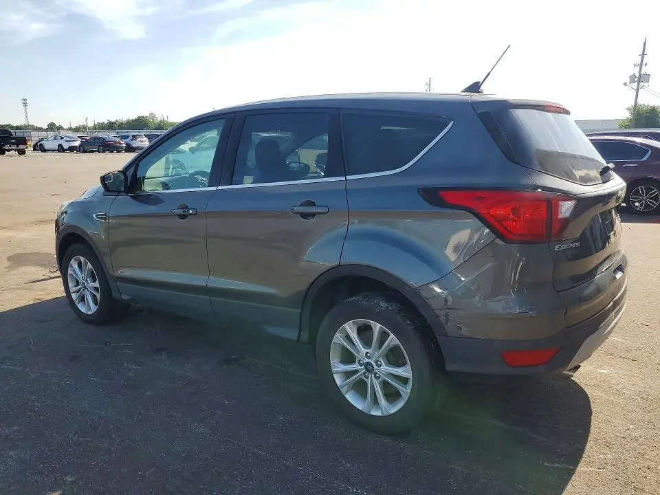 2019 FORD ESCAPE SE  