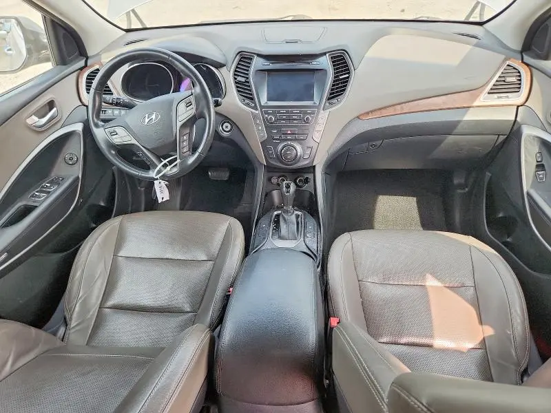 2018 HYUNDAI SANTA FE SE  