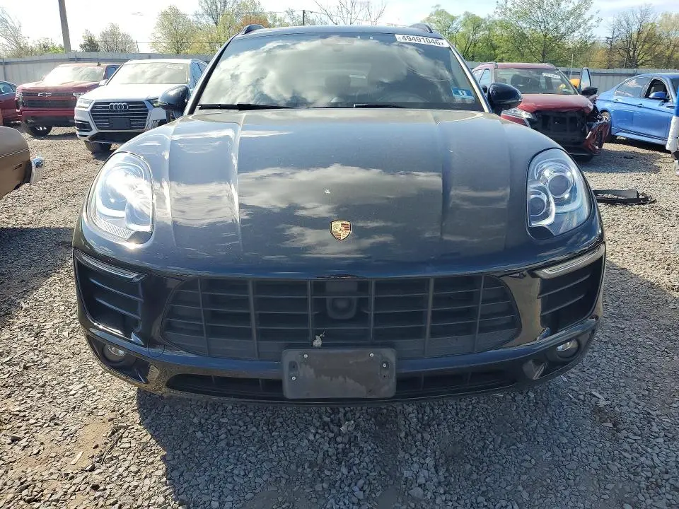 2018 PORSCHE MACAN   