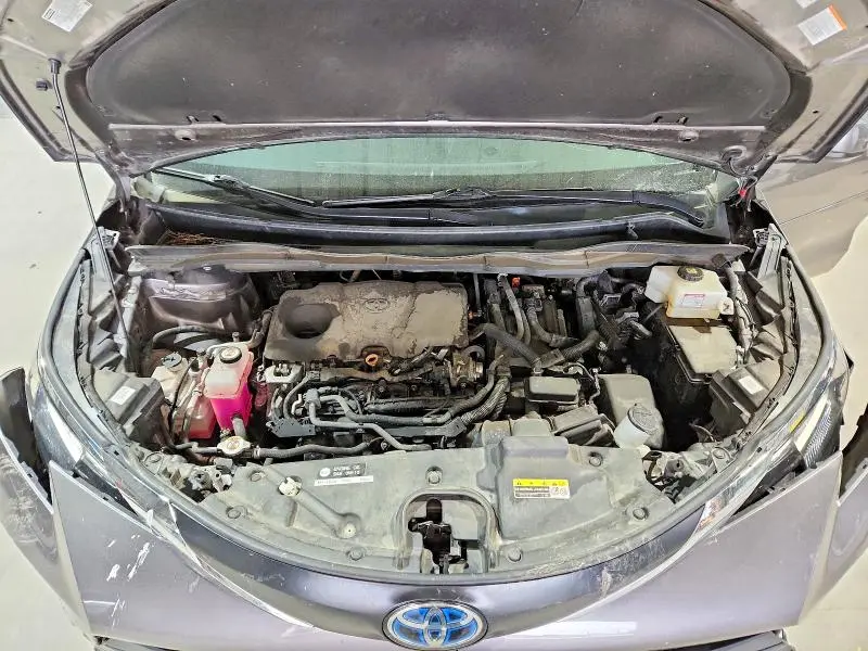 2022 TOYOTA SIENNA XLE  