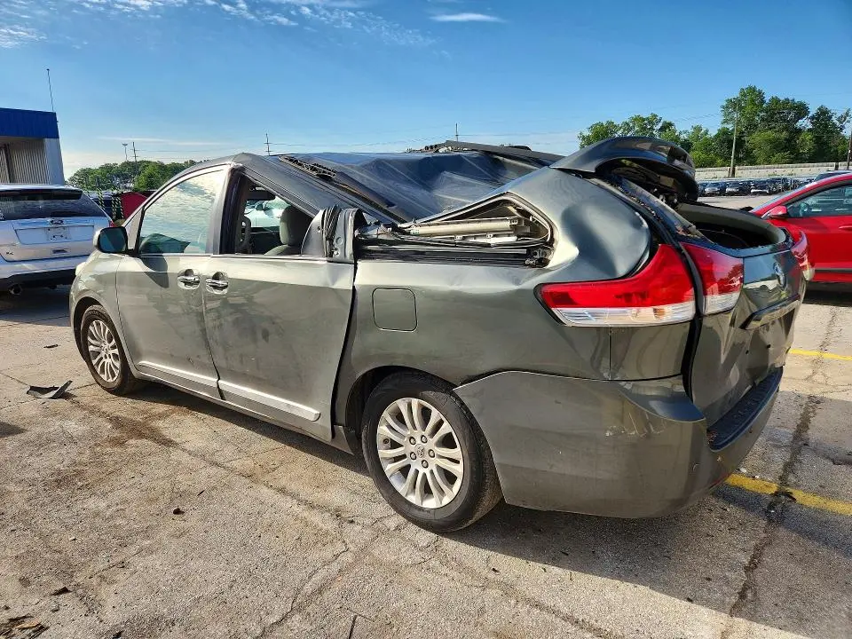 2011 TOYOTA SIENNA XLE 8-PASSENGER  