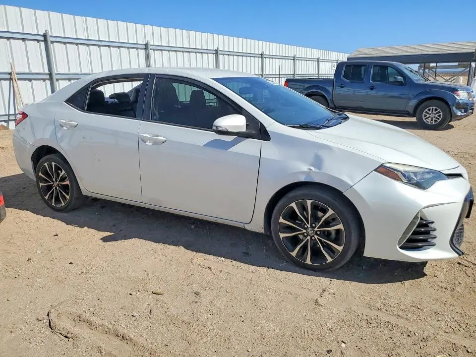2017 TOYOTA COROLLA SE  