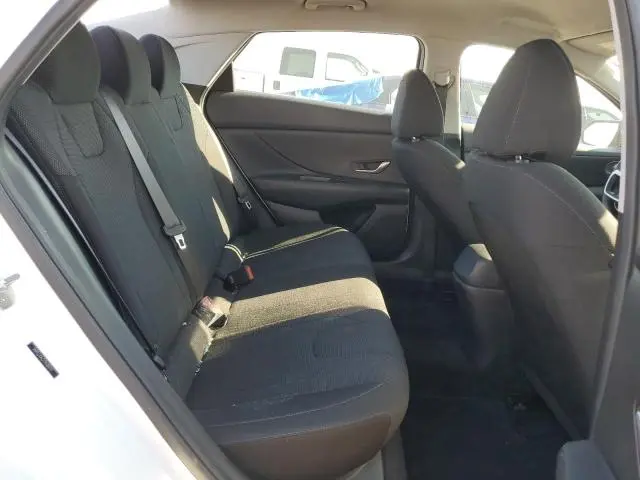 2023 HYUNDAI ELANTRA SE  