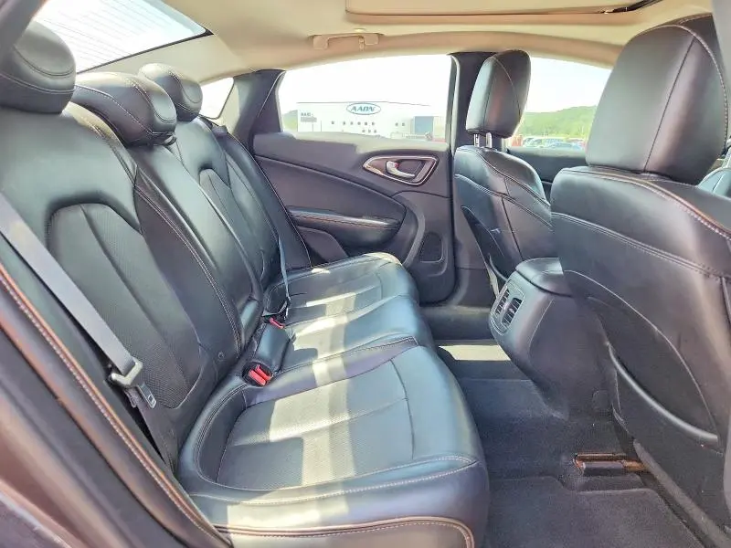 2015 CHRYSLER 200 C  