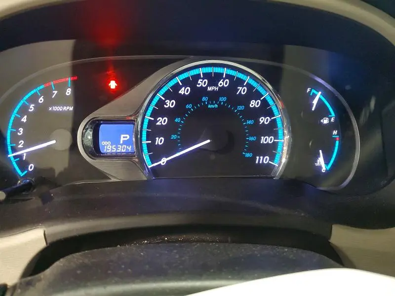 2013 TOYOTA SIENNA XLE  