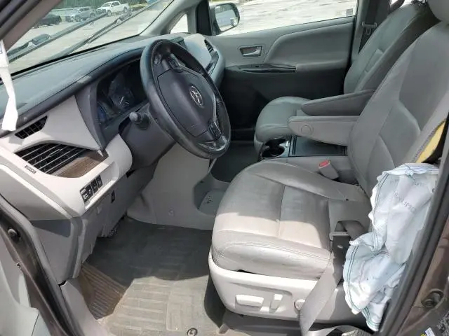 2015 TOYOTA SIENNA XLE  