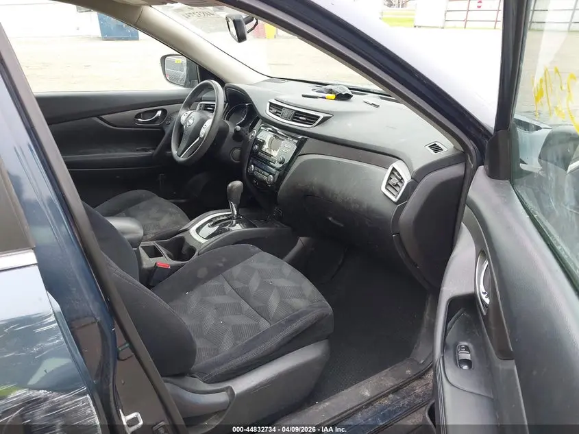 2015 NISSAN ROGUE SV