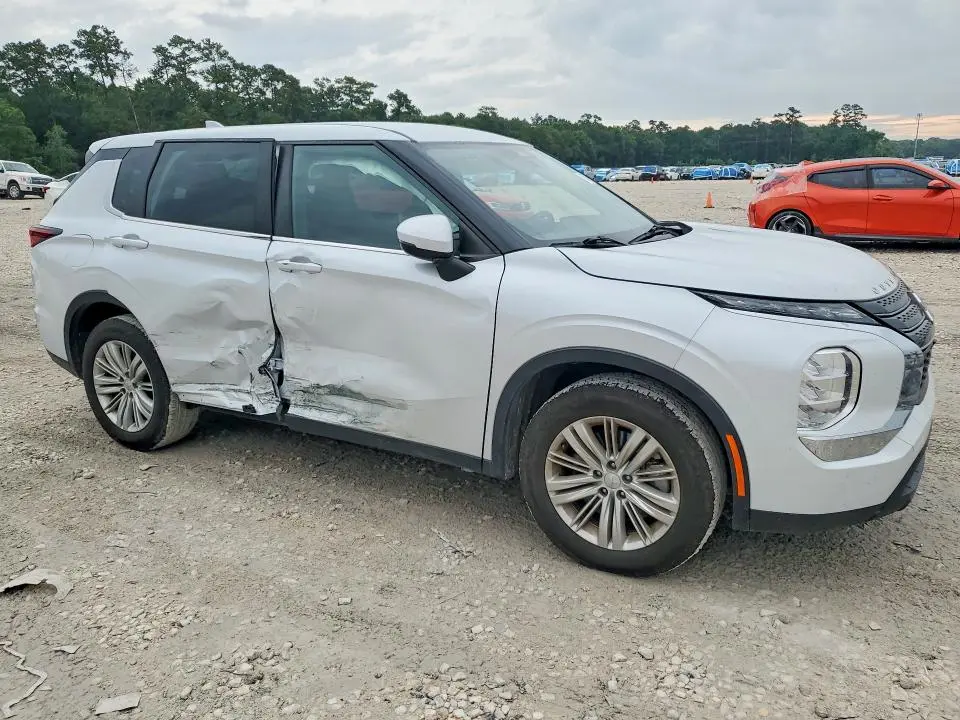 2023 MITSUBISHI OUTLANDER ES  