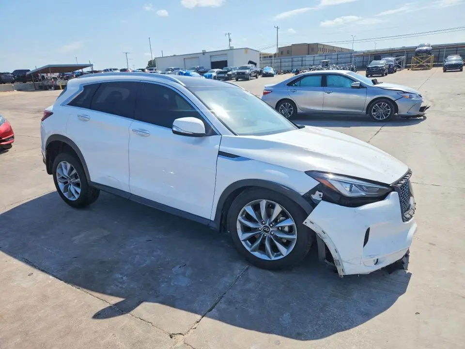 2022 INFINITI QX50 LUXE  