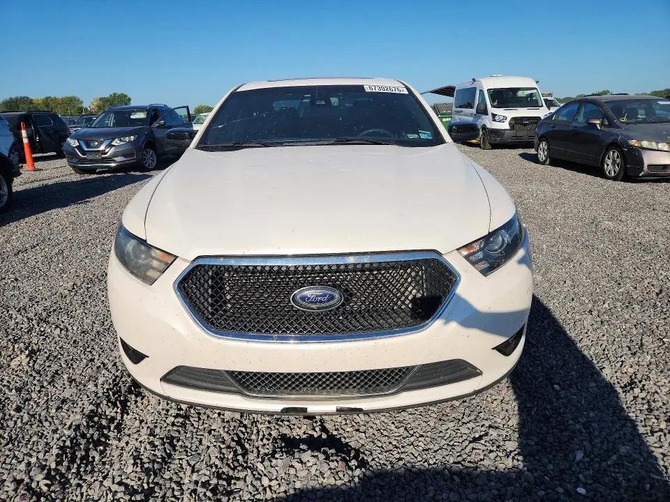 2016 FORD TAURUS SHO  