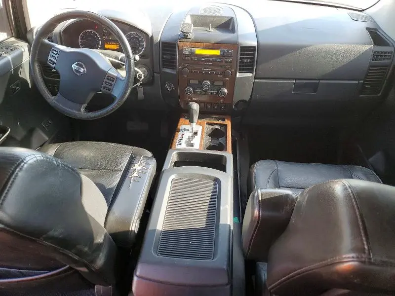 2011 NISSAN TITAN SV  