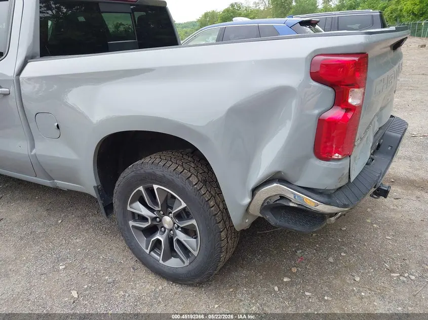 2024 CHEVROLET SILVERADO 1500 4WD  STANDARD BED LT